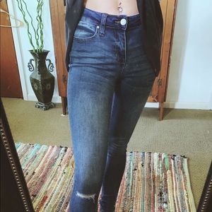 slit knee | body sculpt | skinny jean